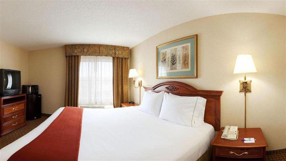 Holiday Inn Express Hotel & Suites Meadowlands Area By Ihg Carlstadt Kültér fotó
