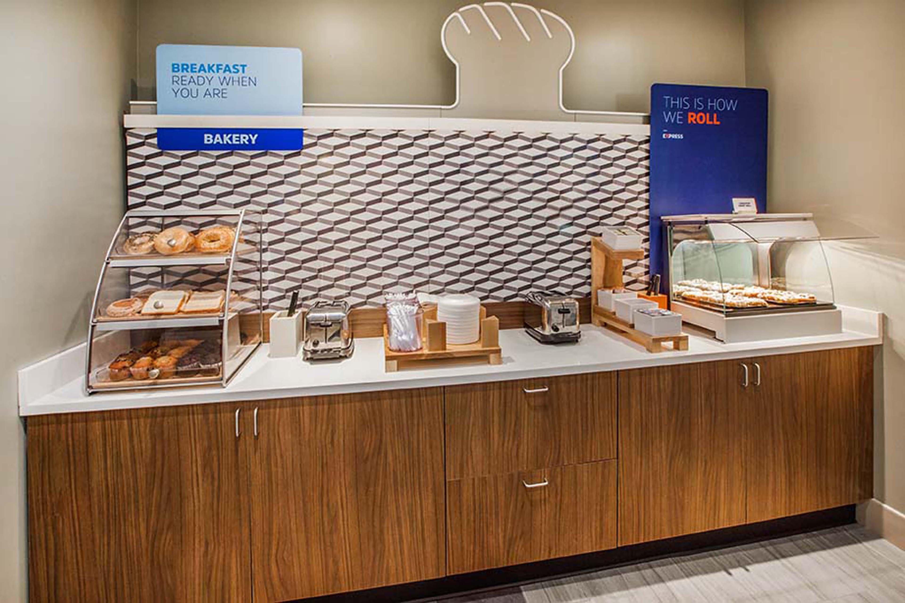 Holiday Inn Express Hotel & Suites Meadowlands Area By Ihg Carlstadt Kültér fotó