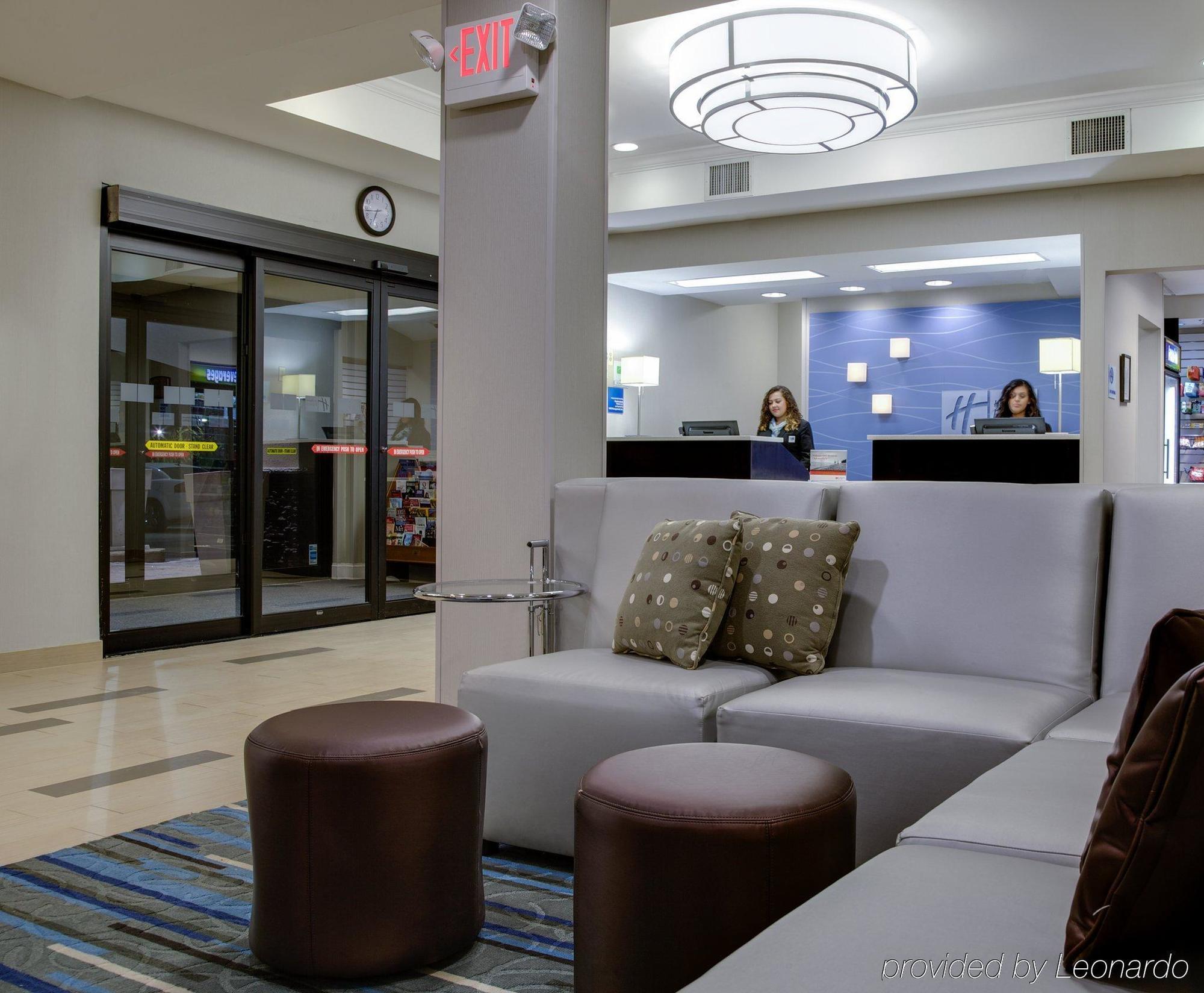 Holiday Inn Express Hotel & Suites Meadowlands Area By Ihg Carlstadt Kültér fotó