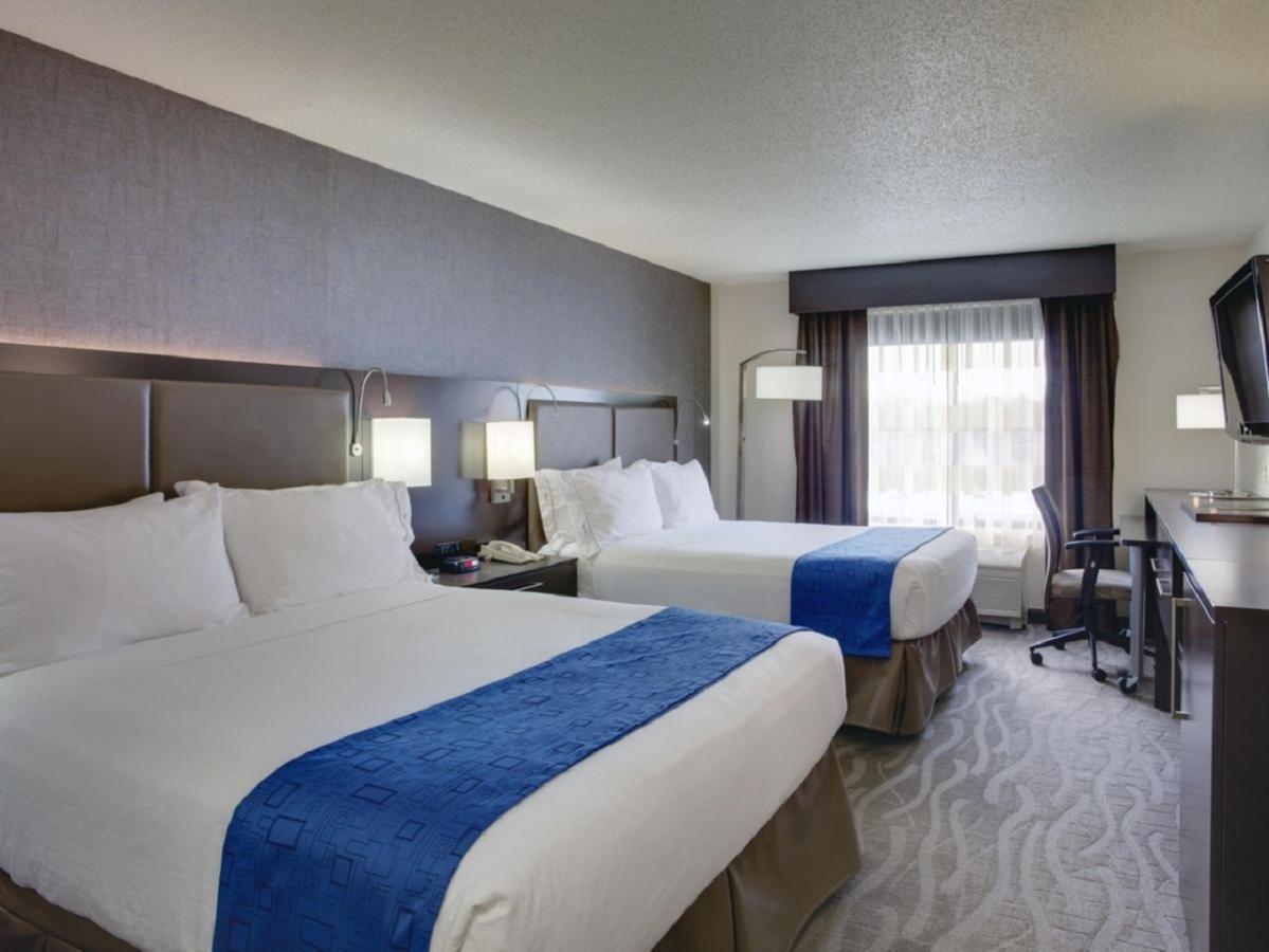 Holiday Inn Express Hotel & Suites Meadowlands Area By Ihg Carlstadt Kültér fotó